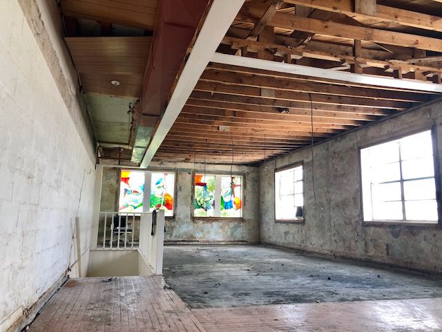 1079 E. Montague Ave. interior